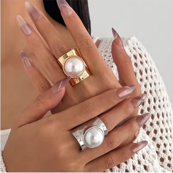 Exquisite Silver Pearl Rarity Ring - Picture 3 of 6